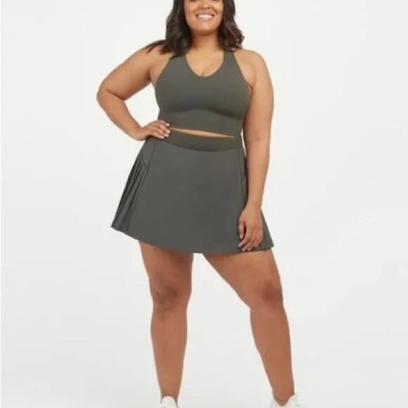 NEW Spanx Get Moving Pleated Skort, Dark Palm Green - Picture 1 of 14